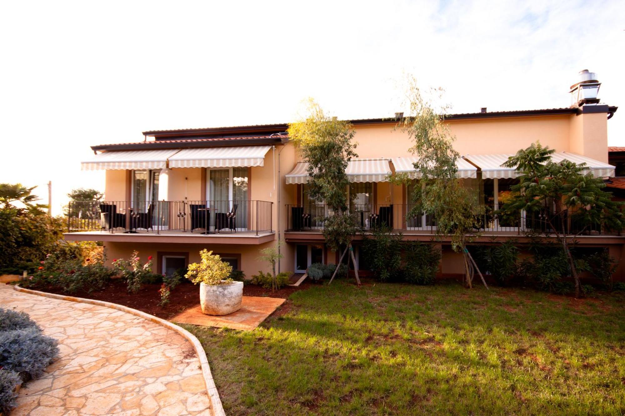 Hotel Zlatna Vala 3*