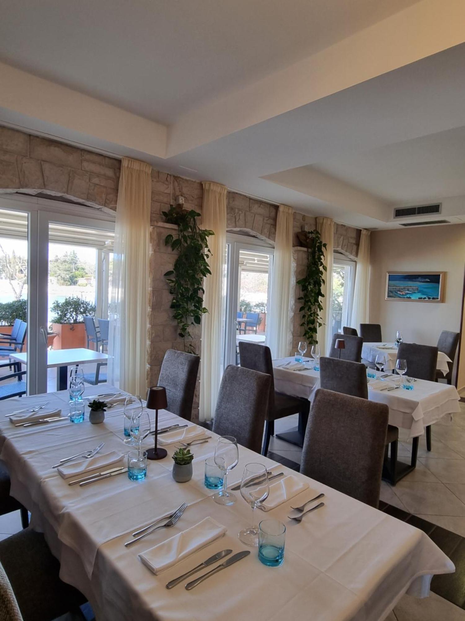 Zlatna Vala Hotel 3*
